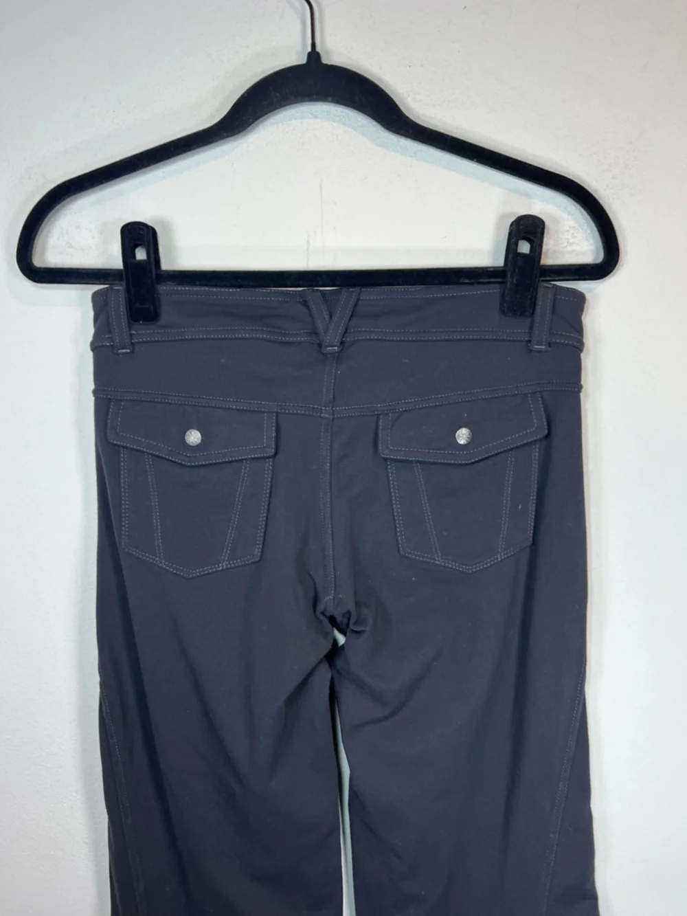 Athleta Pilayo Dipper Pants Dark Gray Pull On Low-Rise Boot-Cut Pockets Sz Small - Picture 7 of 12